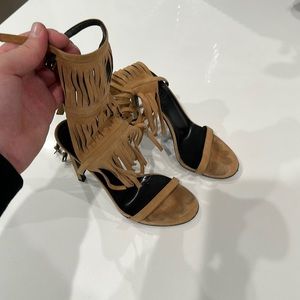 GUCCI BROWN SUEDE HEELS SIZE 36.5